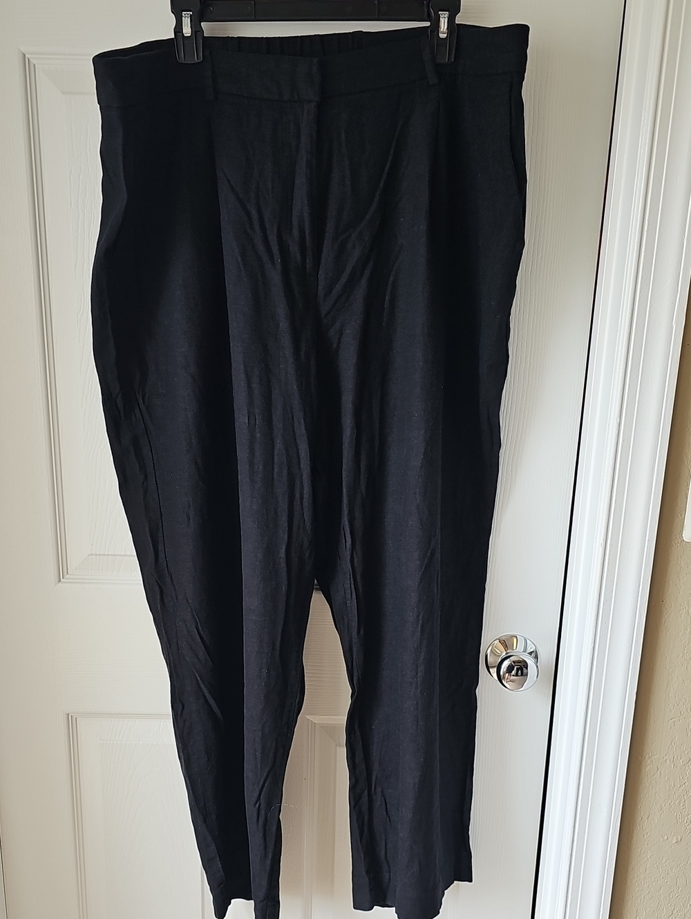 Old Navy Black Women's Relaxed Tapered Pants